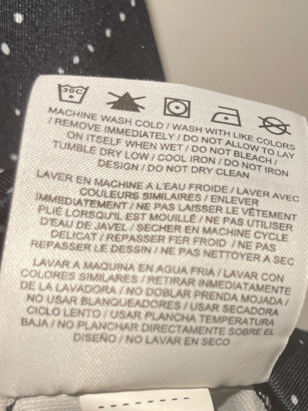 Nike Women’s DRI-FIT Black and White Golf Shirt - Picture 10 of 10